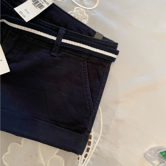 New Abercrombie Navy Khaki Shorts With Belt - Picture 6 of 10